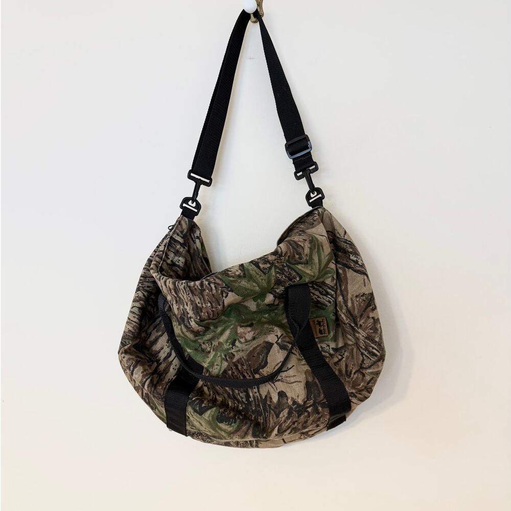 Vintage Fieldline Real Tree Camo Hunting Duffle Bag